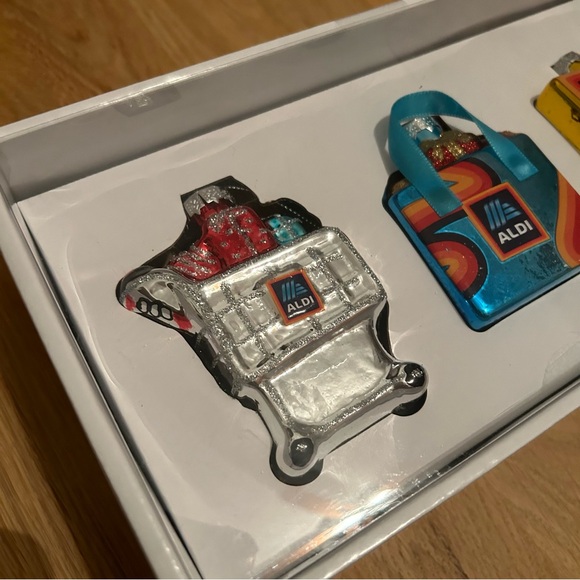 2024 Aldi Merry Moments Glass Christmas Ornament Set of 3 NIB - Picture 3 of 7